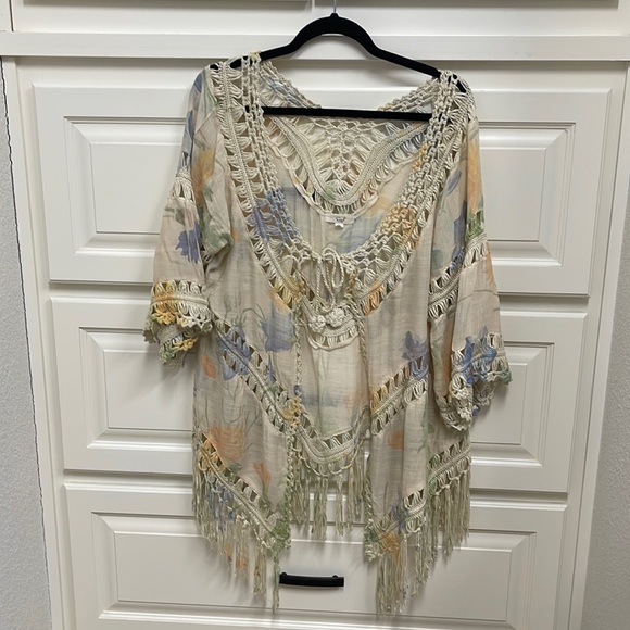 Women’s cover up, cream/yellow, great condition. Size large - Picture 1 of 2